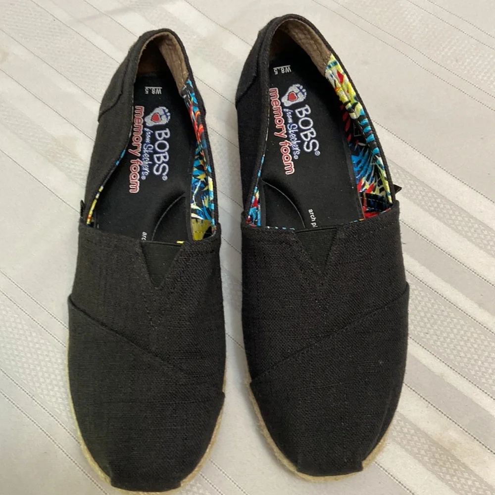 Bobs Skechers with Memory Foam & Arch Pillow Womens Slip On Loafer- size 8.5